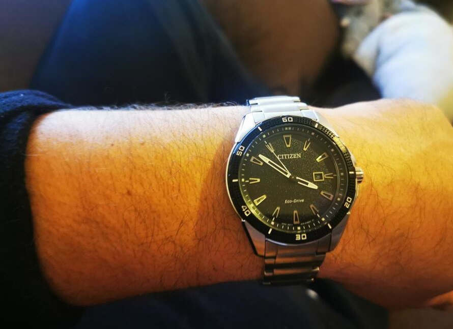 Cum să porți un ceas pentru a fi stilat?