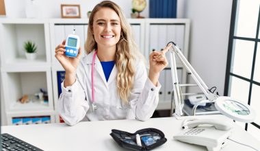 Diabetolog sau endocrinolog, la cine merg primul în Cluj?